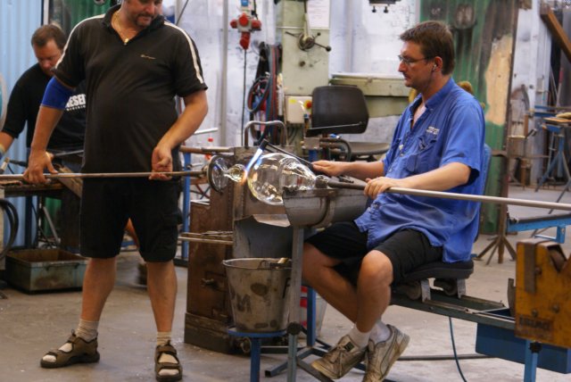 glassblowingandmoldingatkostabuda.jpg