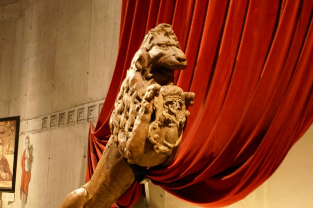 thelionfigurehead.jpg